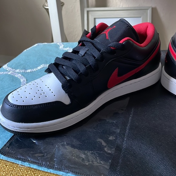 Nike Jordans Men Size 9 - Picture 9 of 12